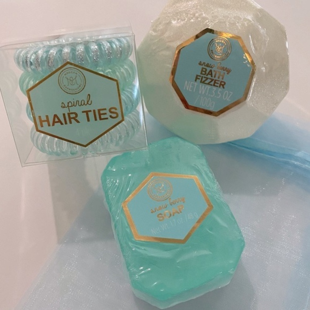 🔥5/$25🔥Snow Berry Bath Kit